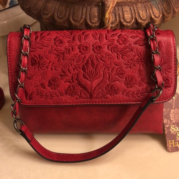 NWT Sam and Hadley Red Embroidered Women's Purse - Picture 6 of 8